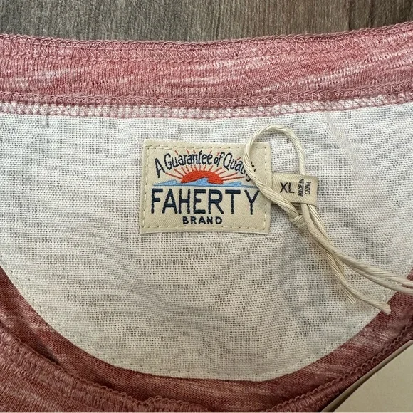 Faherty Heather Crewneck T-shirt Men’s Size XL Faded Red